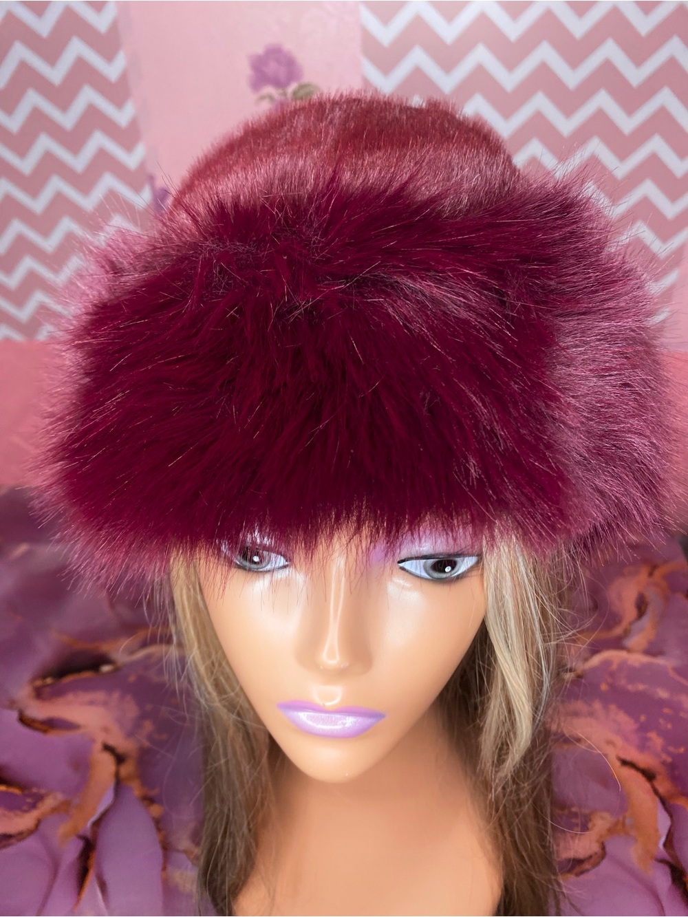 🎀🌷 Burgundy Faux Fur Trim Winter Hat 🌷🎀 NWT